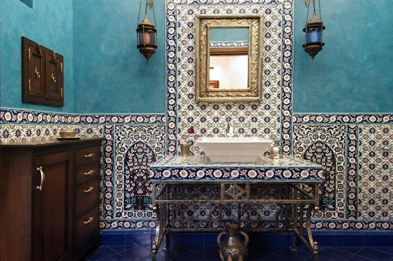 Turquoise bathroom in oriental style - Interior Design