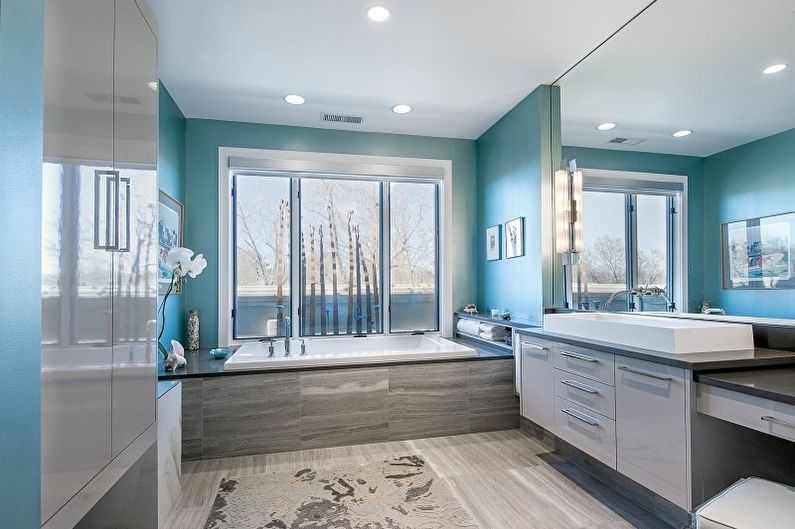 Turquoise bathroom - interior design photo