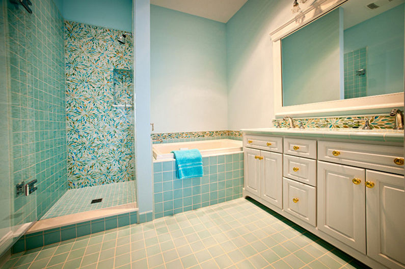 Turquoise bathroom - interior design photo