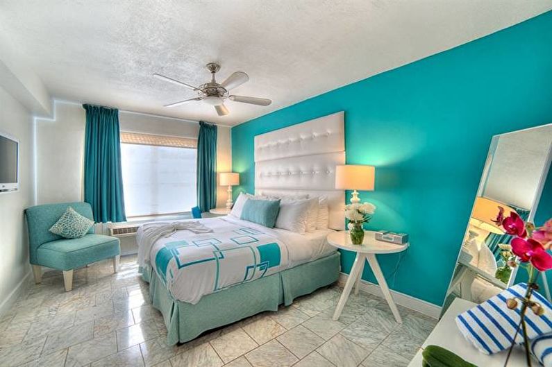 Turquoise bedroom - interior design photo