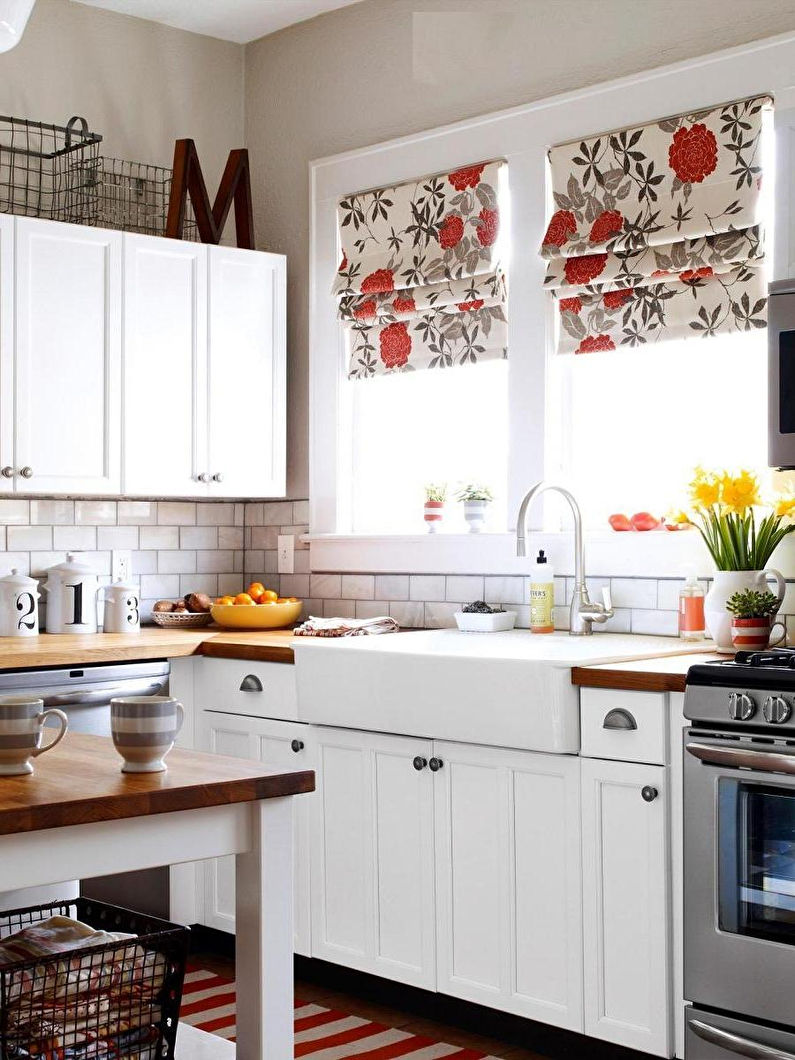 Curtains in the kitchen - photo