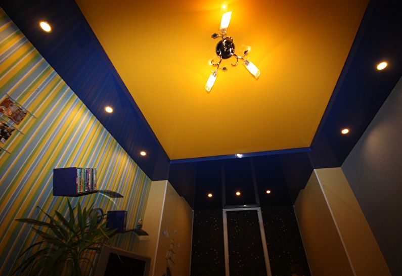 False ceiling in the hallway / corridor - photo