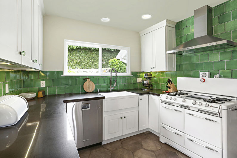 Green kitchen - interior design photo