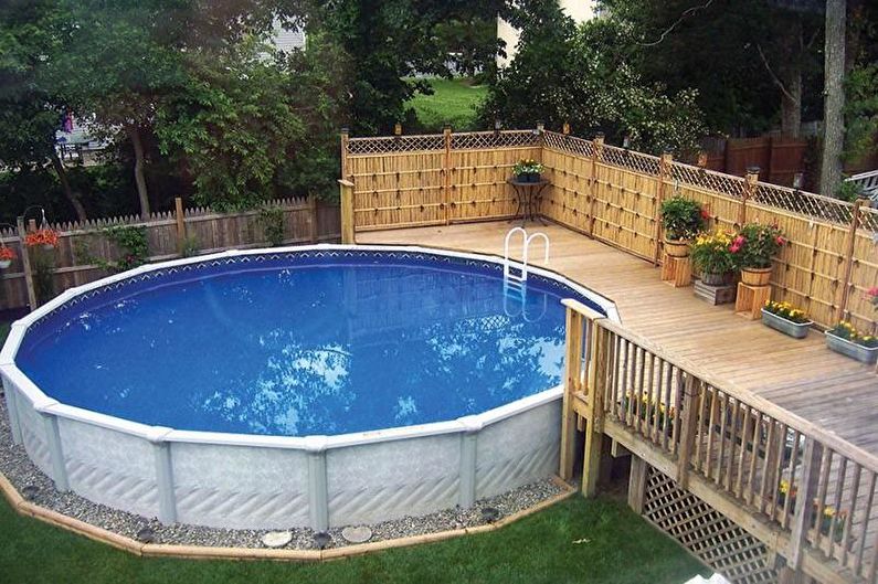Piscina de marco para una residencia de verano