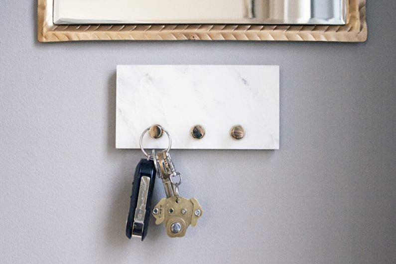 Wall key holder for an entrance hall - photo ideas