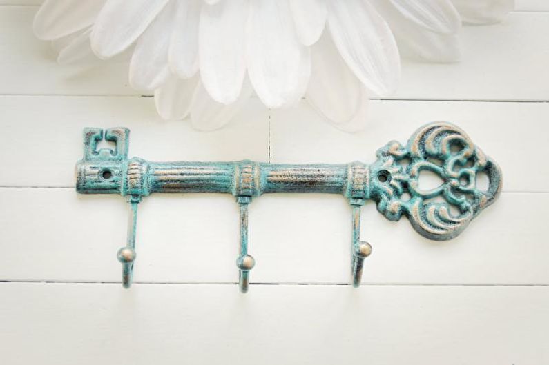 Wall key holder for an entrance hall - photo ideas