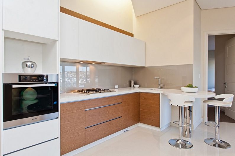 Apron for kitchen made of glass - photo