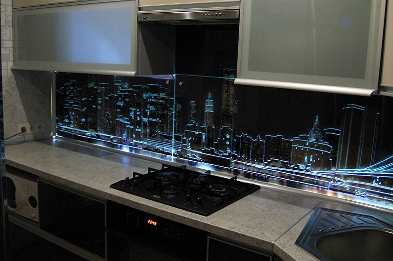 Apron for kitchen made of glass - photo