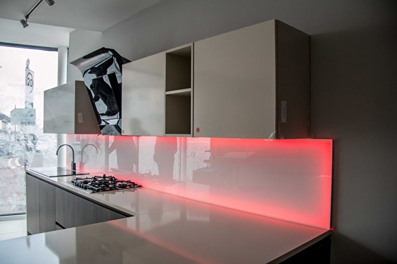 Apron for kitchen made of glass - photo