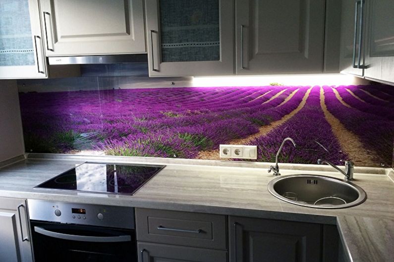 Apron for kitchen made of glass - photo
