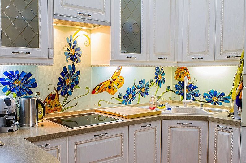 Apron for kitchen made of glass - photo