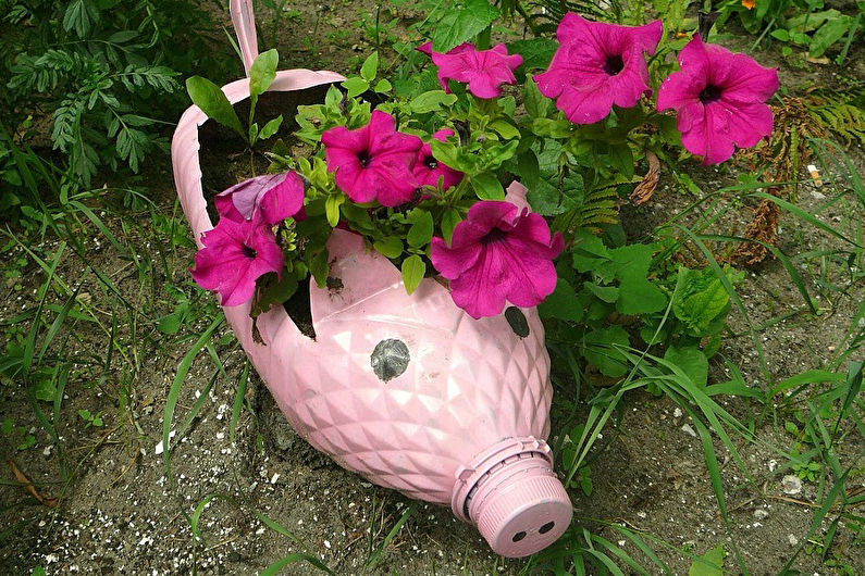 Decoratiuni de gradina DIY din sticle de plastic