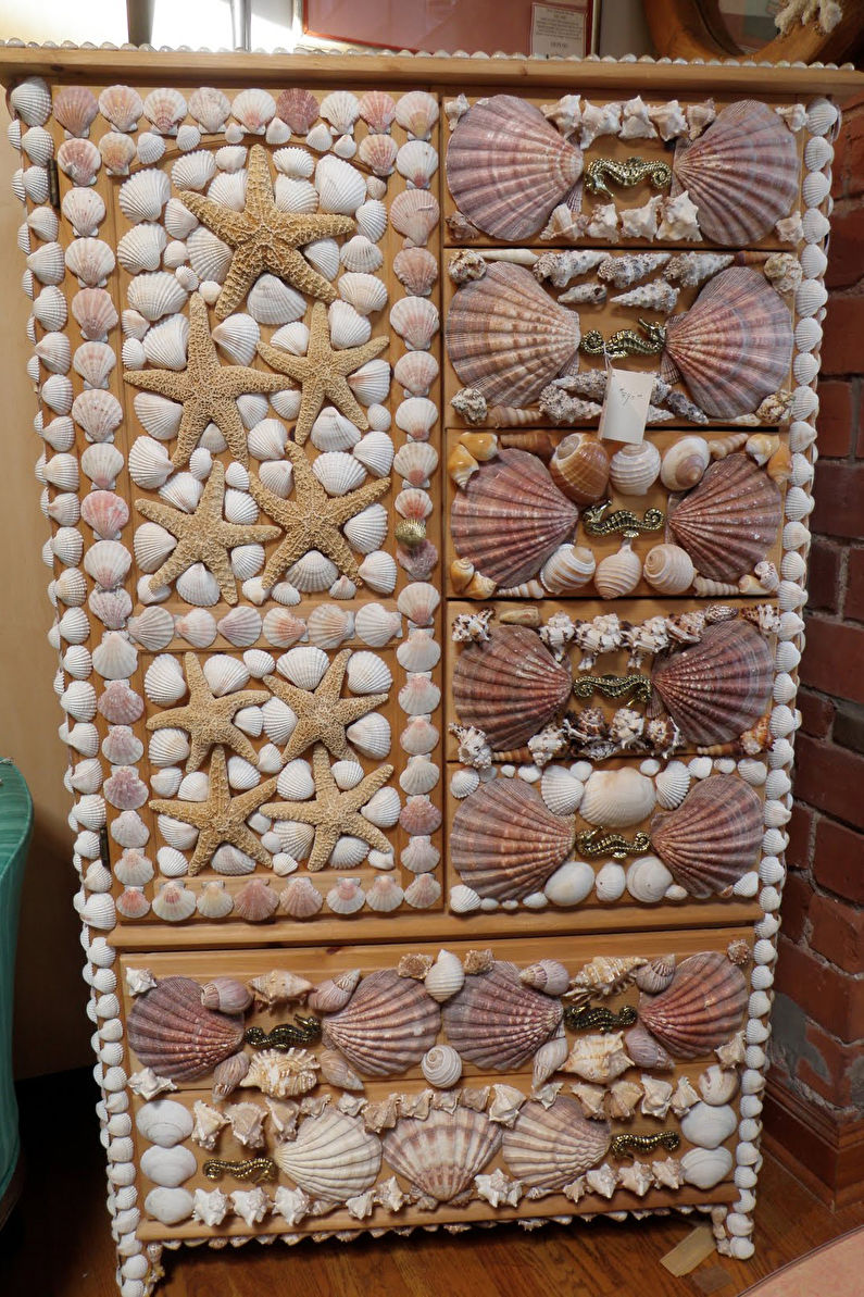 DIY old cabinet decor - Mosaic