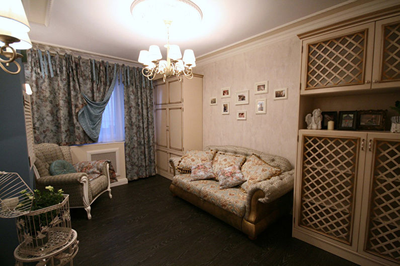 Curtains with a floral pattern for the living room (hall) in the style of provence - photo