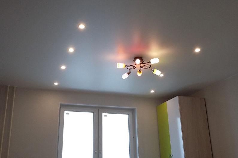 Stretch ceiling in the bedroom