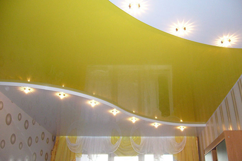 Stretch ceiling in the bedroom - Vivid colors