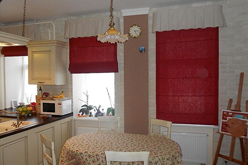 Roman curtains in the kitchen