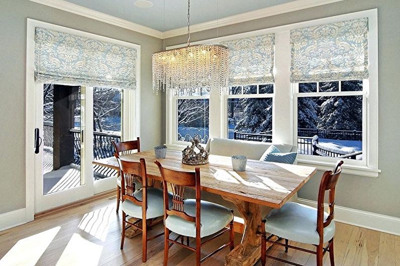 Roman curtains in the interior - photo