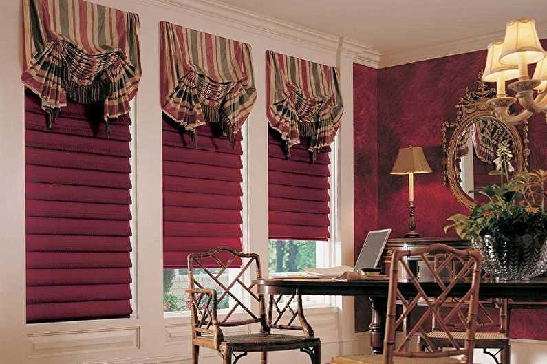 Roman curtains in the interior - photo