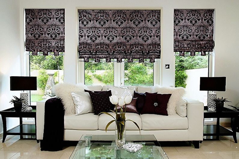 Roman curtains in the interior - photo