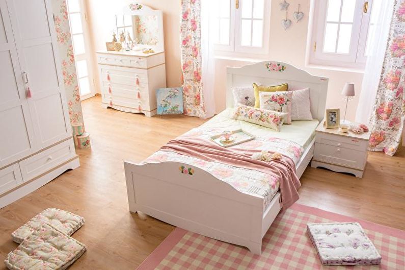 Pink kids room - interior design photo