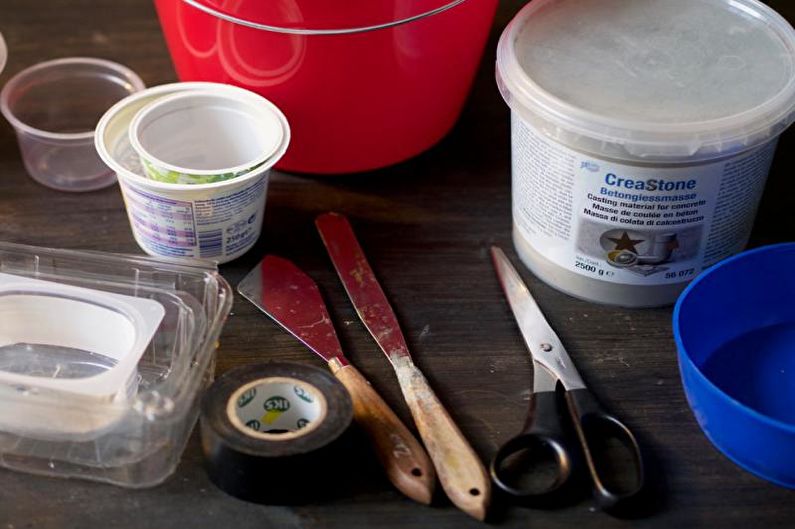 DIY flower pots made of concrete