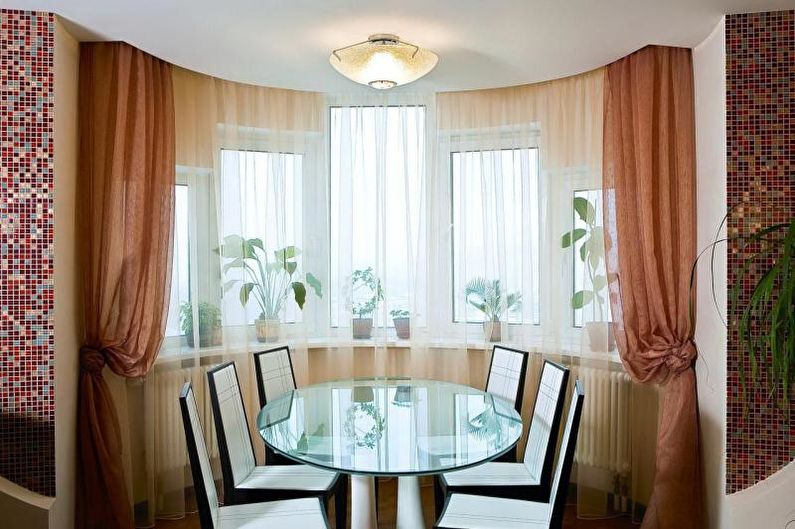 Beige tulle in the kitchen