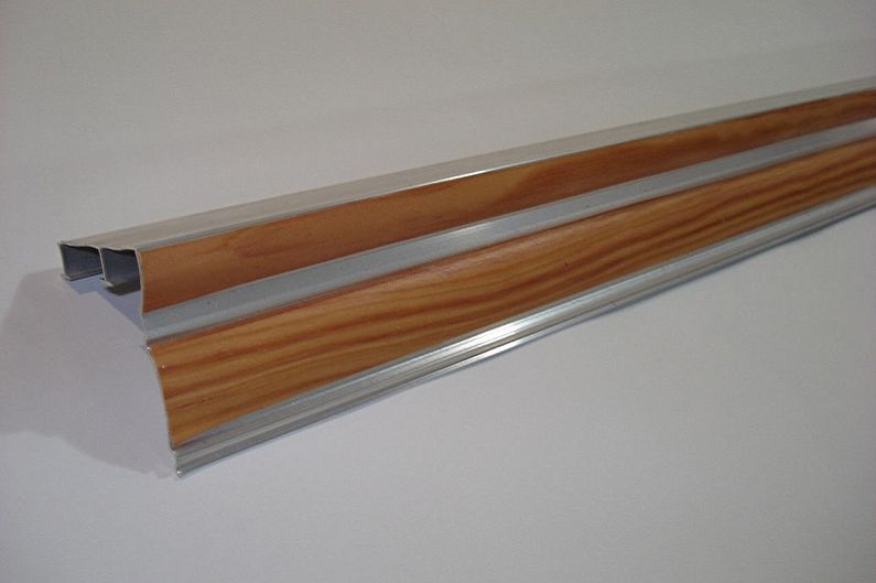 Aluminum curtain rod
