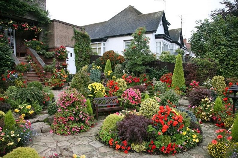 DIY flowerbed - photo