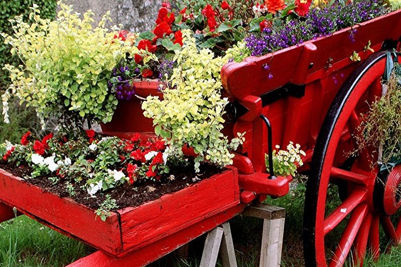 DIY flowerbed - photo