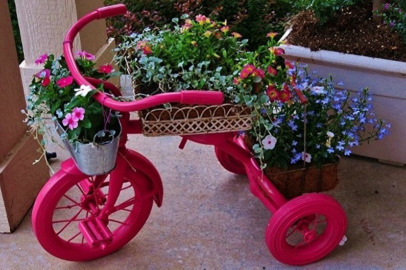 DIY flowerbed - photo