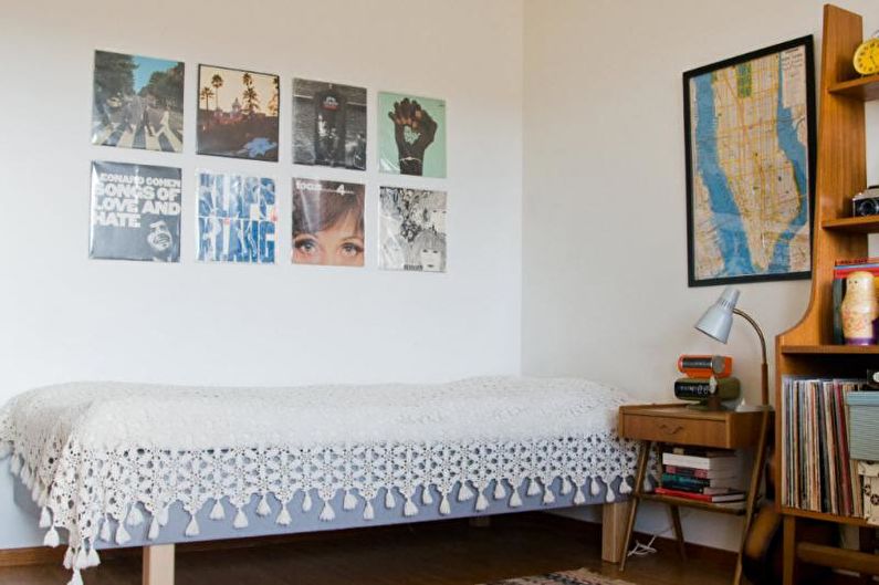 Bedspread with lace and knitting