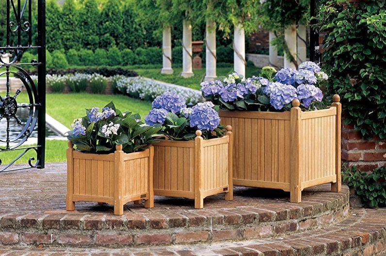 DIY flowerbed: 90 photos and ideas