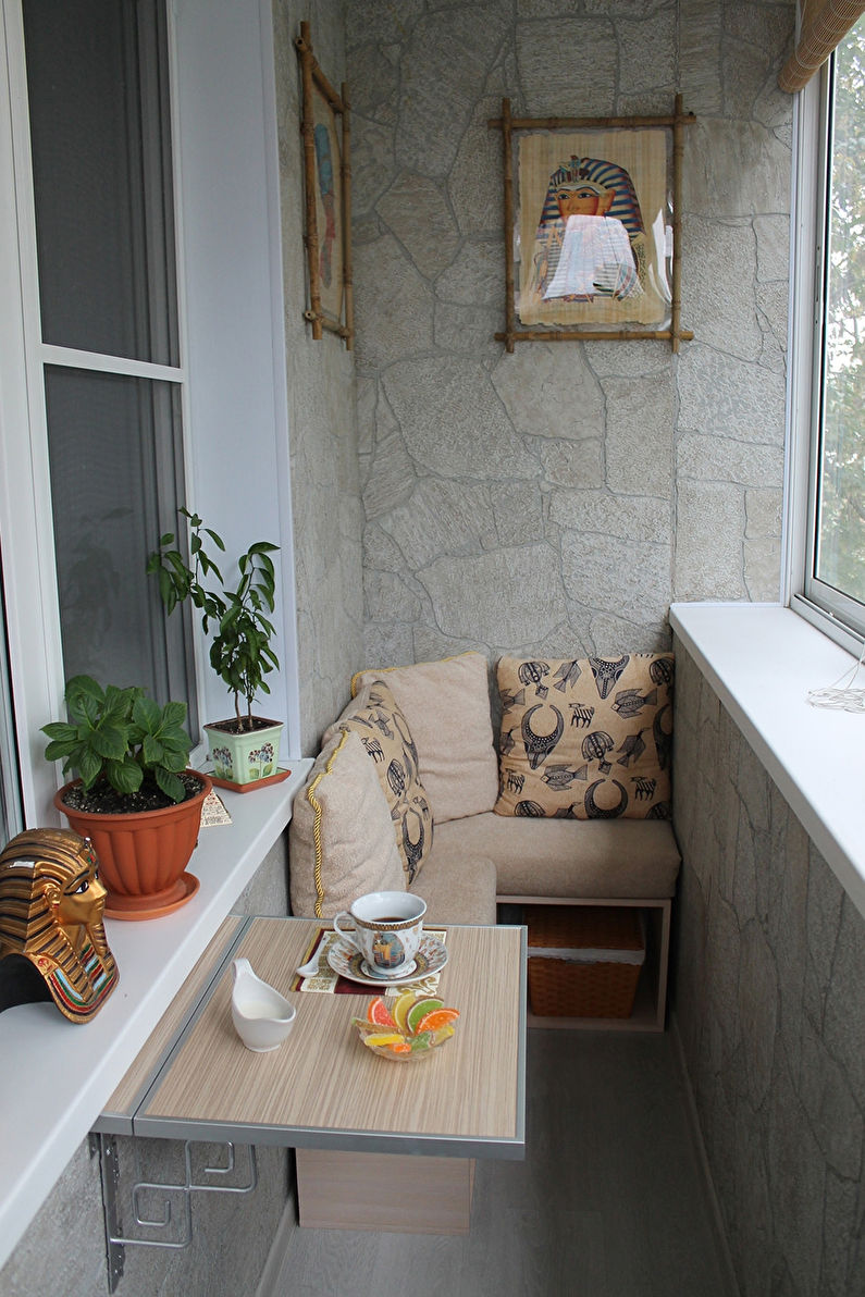 Design of a small balcony / loggia