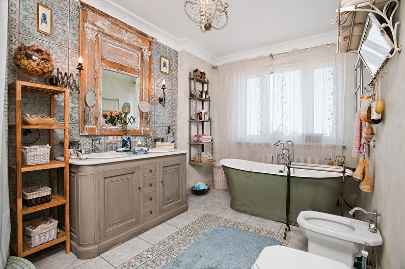 Interior design of a classic-style bathroom - photo