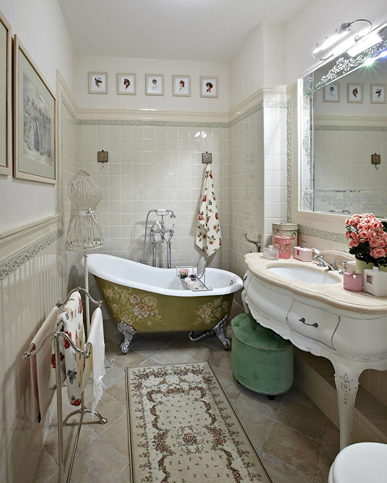 Interior design of a classic-style bathroom - photo