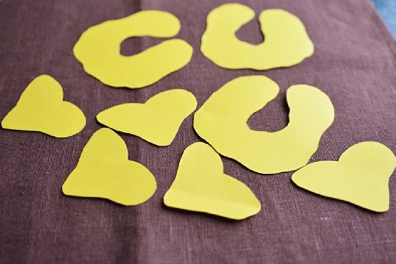 Do-it-yourself yellow rose from paper