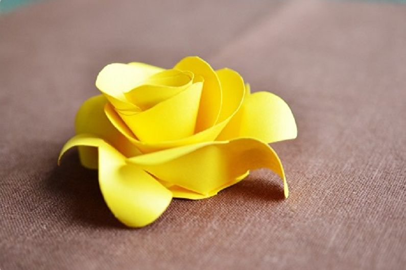 Do-it-yourself yellow rose from paper
