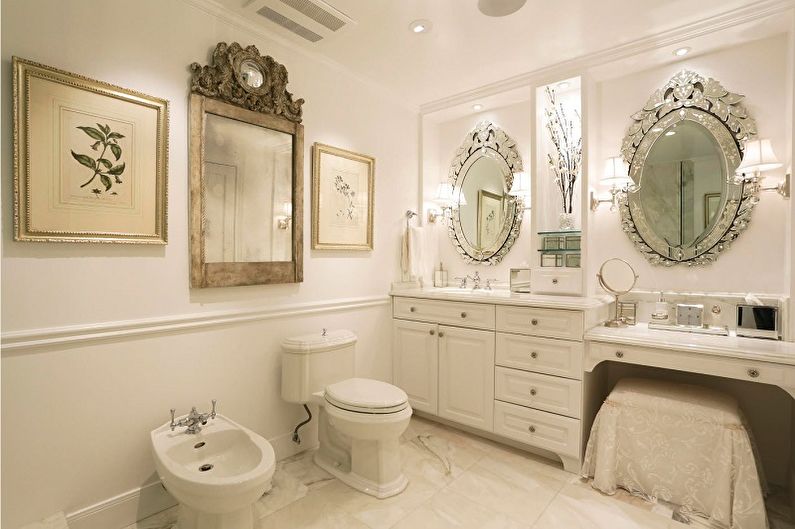 Mirror in the bathroom - photo