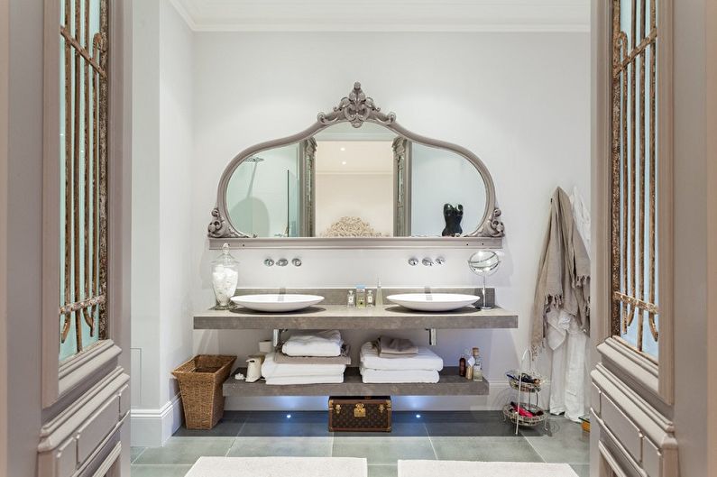 Mirror in the bathroom - photo