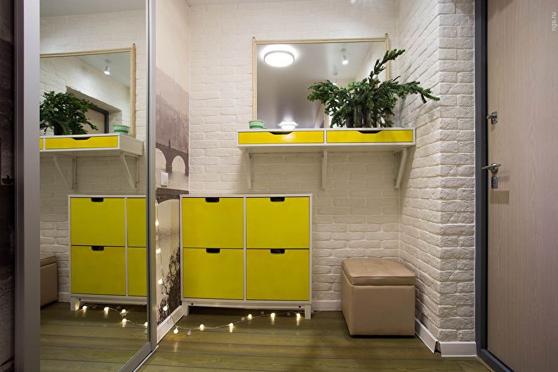 Ontwerp van de gang in een moderne stijl - Contrasterende combinaties