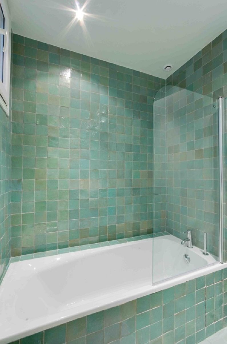 Turquoise bathroom photo - Interior Design