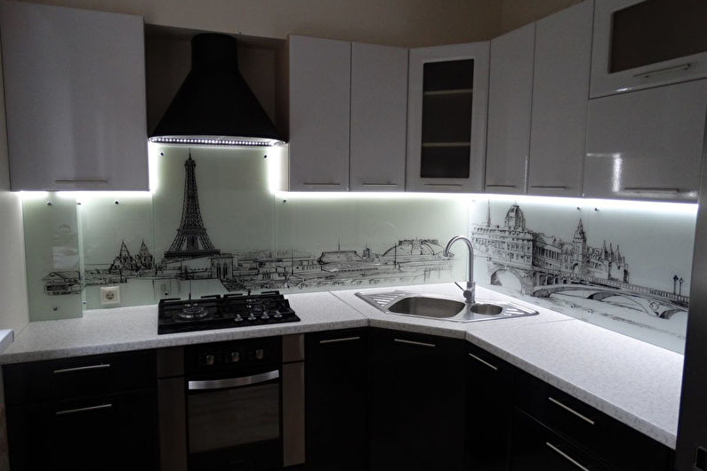 Glass kitchen apron