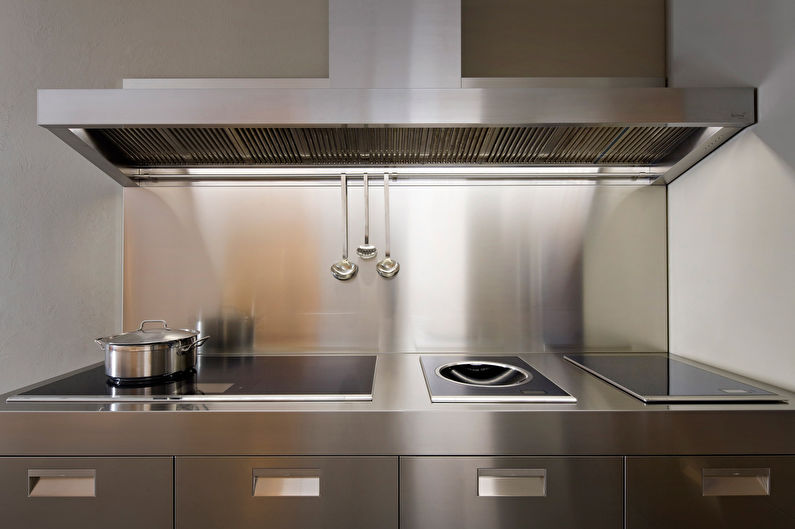 Steel apron for the kitchen