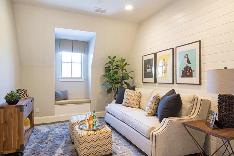 Living room design 15 sq.m. - wall decoration