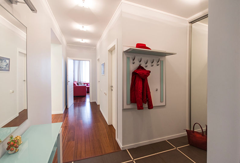 Stretch ceiling in the hallway - photo