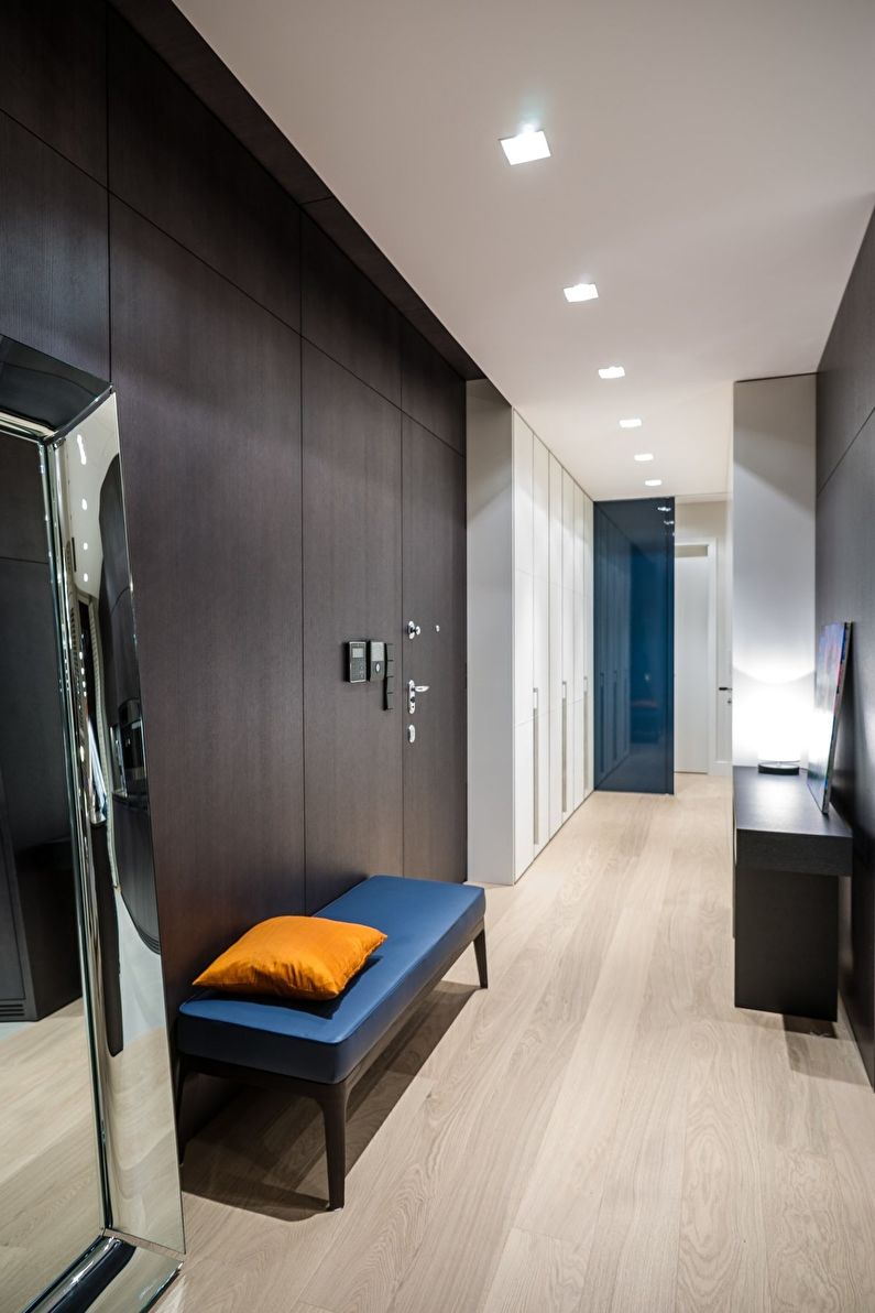Stretch ceiling in the hallway - photo