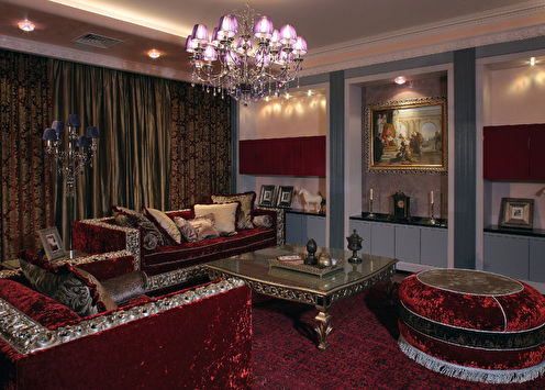 The apartment is in the neoclassical style, 200 sq.m.