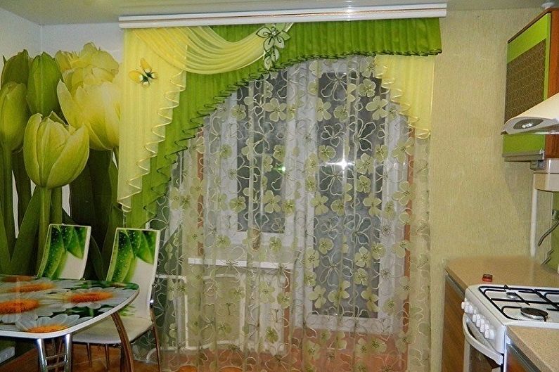 Curtains in the kitchen - photo