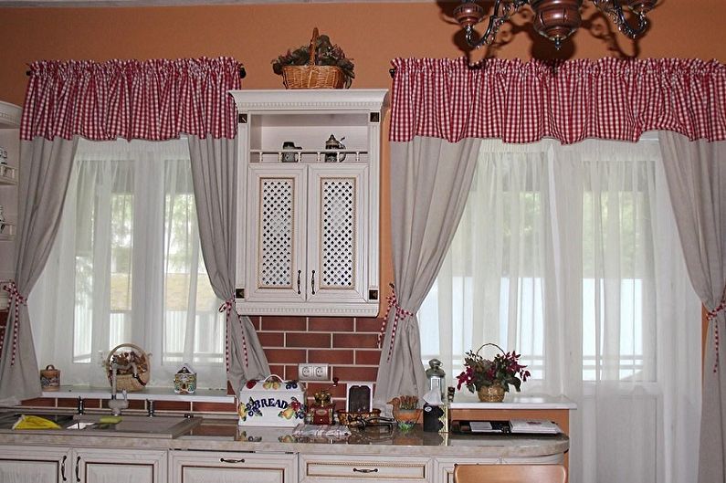 Curtains in the kitchen - photo